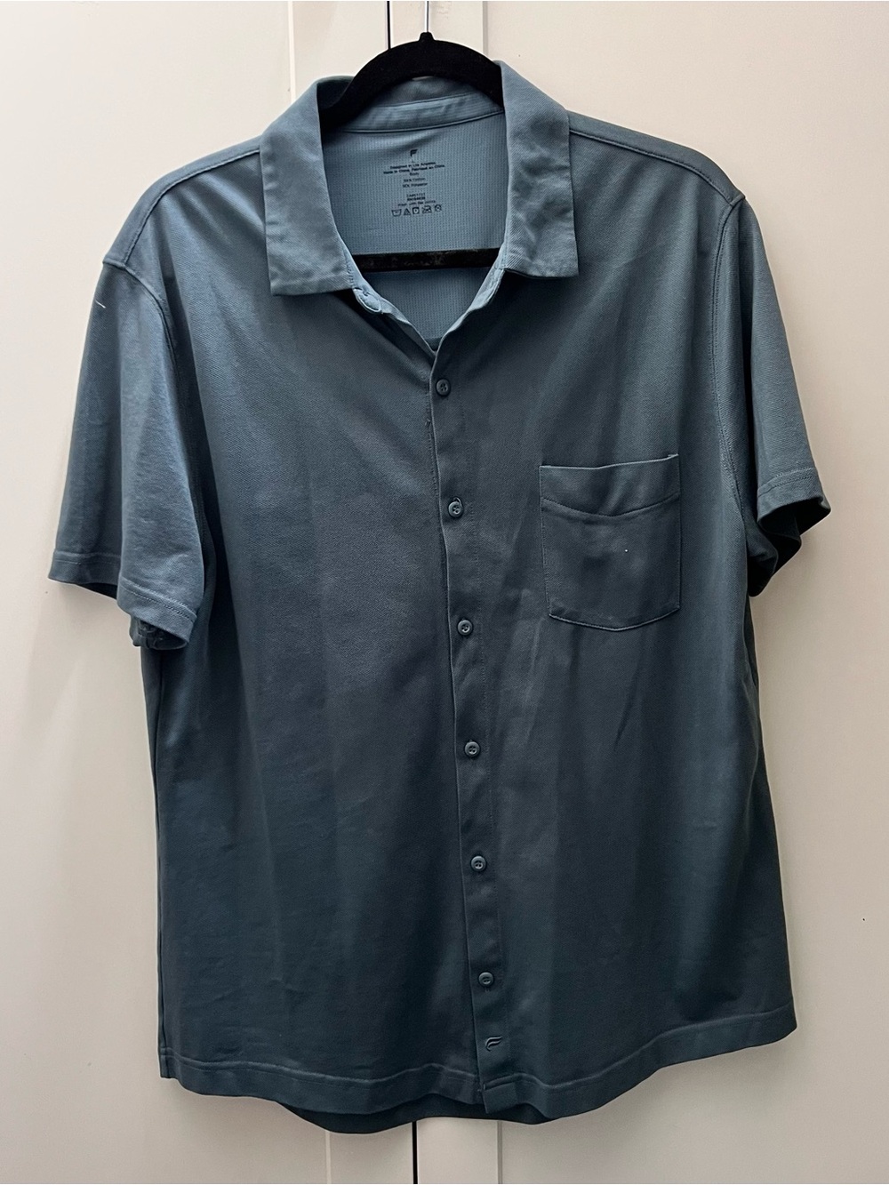 Fabletics Men's Slate Blue Short-Sleeve Button-Down Shirt